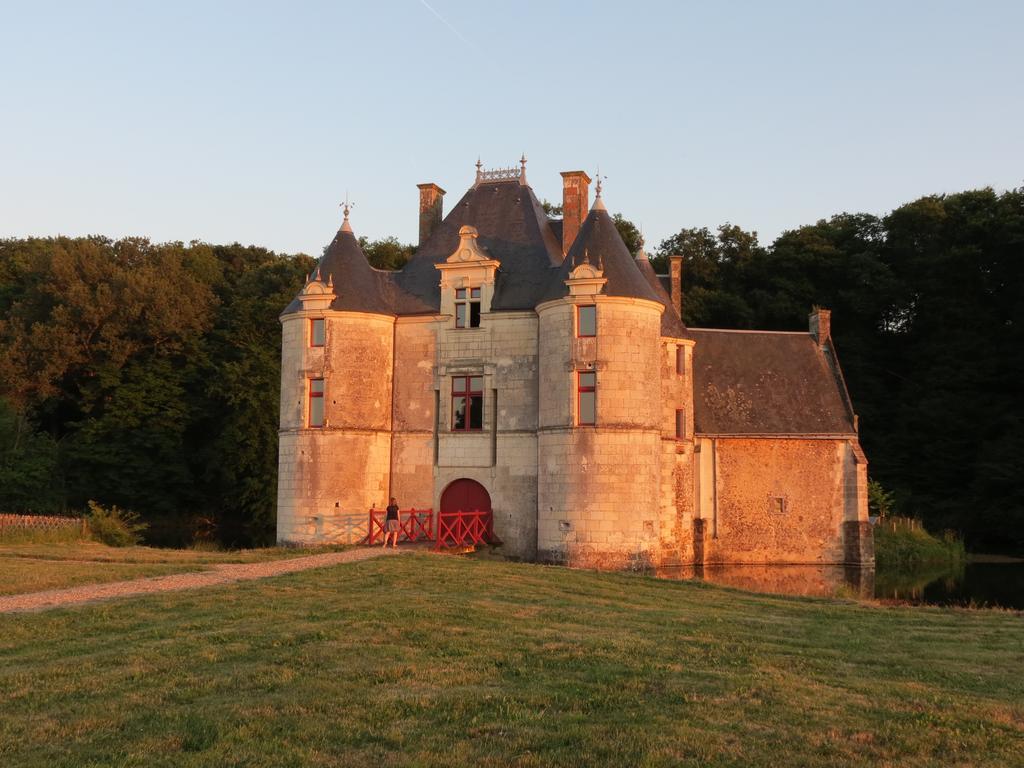 Le Chatelet Thilouze Bed and Breakfast Exterior foto