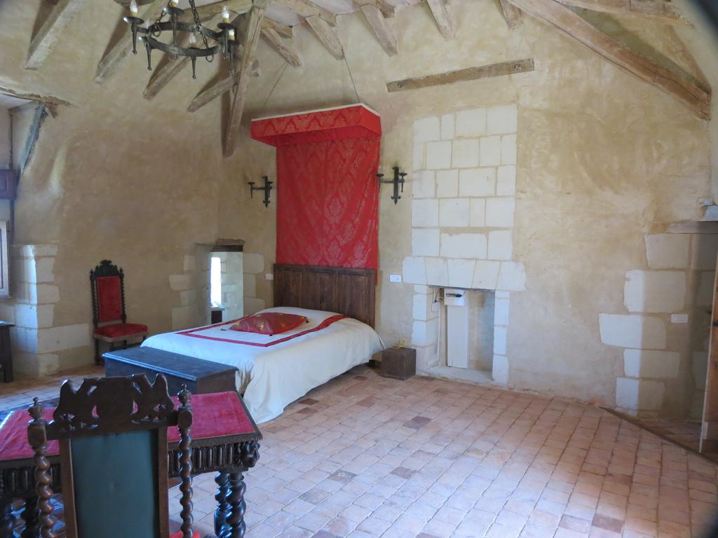 Le Chatelet Thilouze Bed and Breakfast Habitación foto