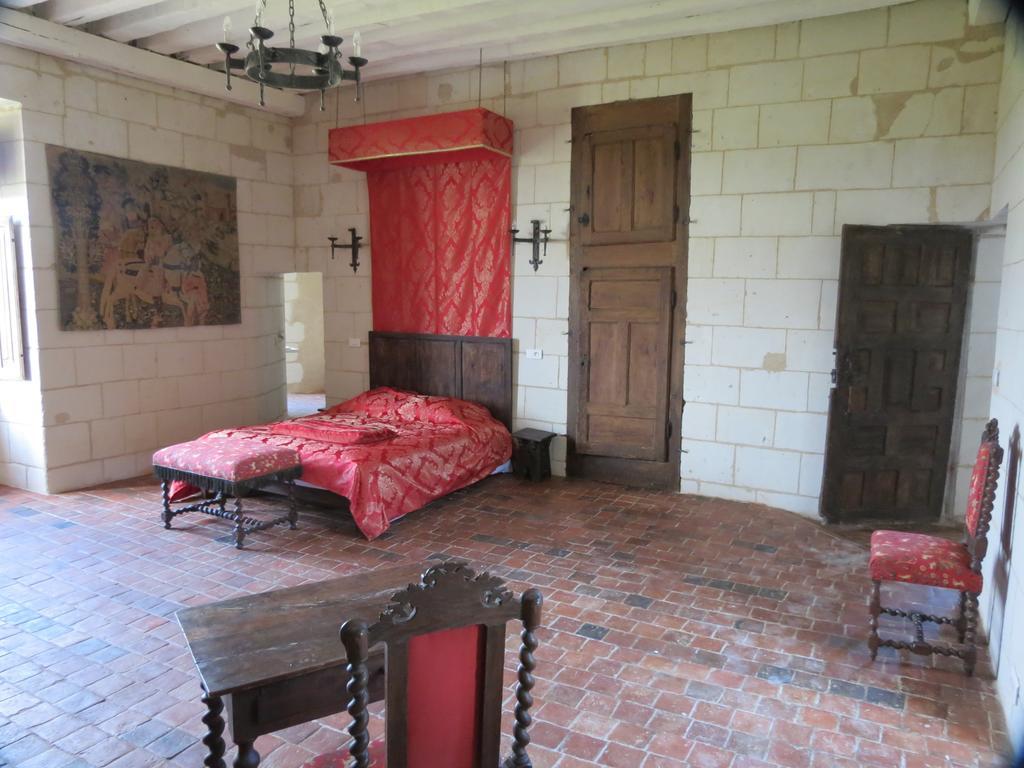 Le Chatelet Thilouze Bed and Breakfast Habitación foto